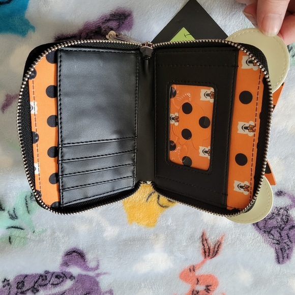 Loungefly Disney wallet - Picture 4 of 9